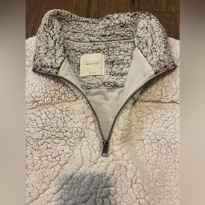 Warm off white tannish Pull-Over